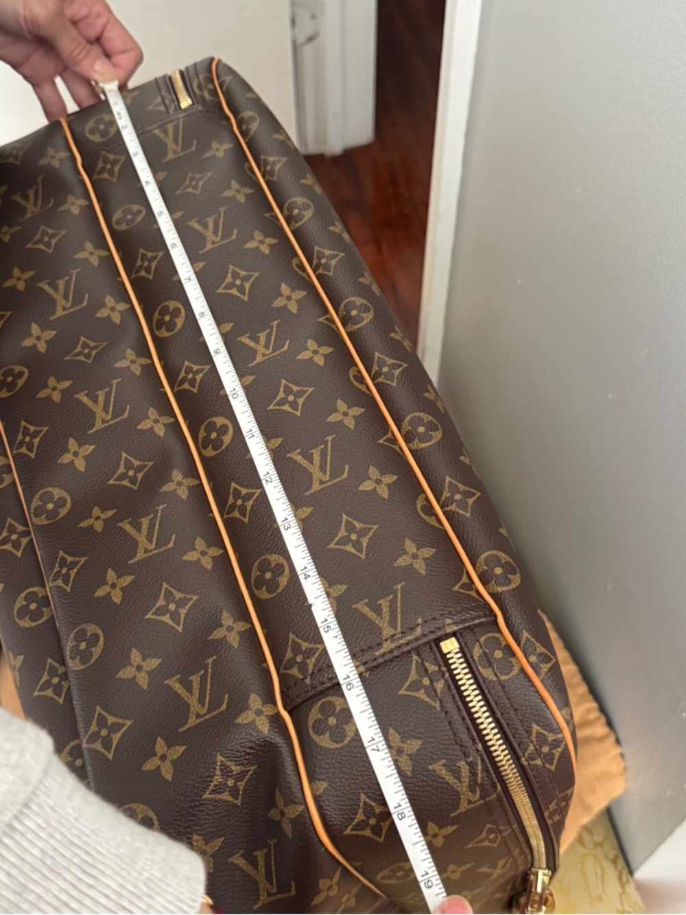 Louis Vuitton Monogram Alize Weekender - Picture 7 of 16